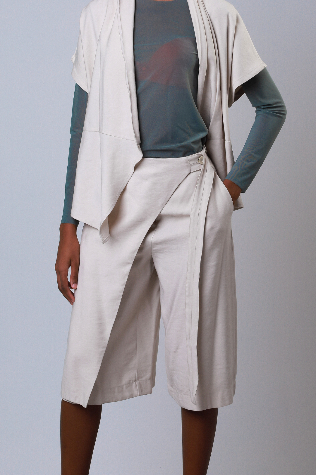 01 bermuda feminina envelope martine bege